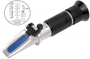 The picture shows how refractometer looks like.
